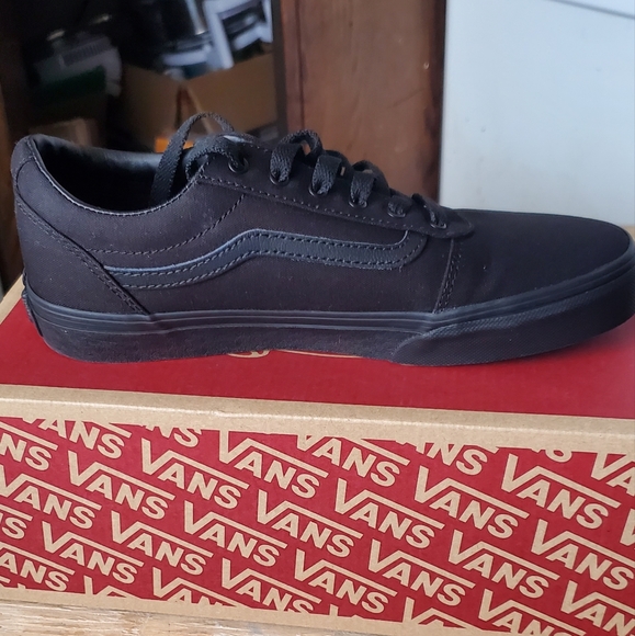Vans - Picture 5 of 9